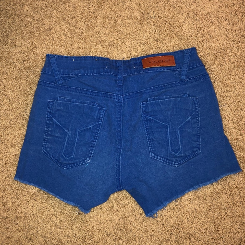 Shorts - Picture 2 of 3